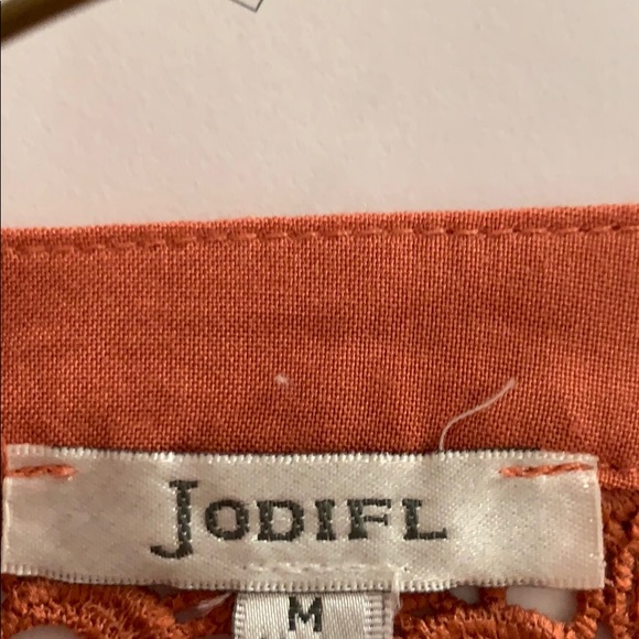 Flowing lace detail top - Picture 3 of 4